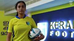 മഞ്ഞക്കടലിനുനടുവിലെ പെൺപെരുമ, കേരള ബ്ലാസ്റ്റേഴ്‌സ് വനിതാ ടീം പ്രഖ്യാപിച്ചു