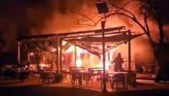 İstanbul - Avcılarda parkın içindeki kafe alev alev yandı
