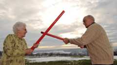 Spazierstock-Verteidigung für Senioren (Symbolbild).