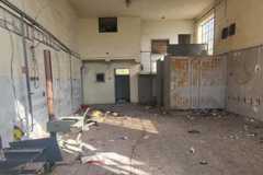 Ošarpaná budova láka squatterov. Na búranie sa peniaze našli, na výstavbu nie