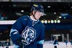 Pred rokom bojoval o život, teraz sníva o NHL. Syn bývalého slovenského reprezentanta exceluje v Česku