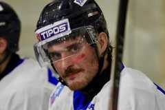 Povymetané pavučiny, tri tyčky, na tréningu sa asi zapotí aj video