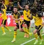 Nico Schlotterberg celebra su gol, el primero del Borussia Dortmund contra el Werder Bremen (AP Photo/Martin Meissner)