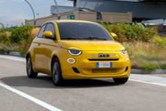 Fiat 500 Hybrid review 2025 010