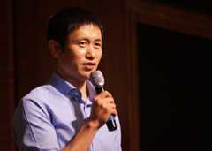 ▲한국기독교선교기념관 2층 &lsquo;청년, 읻따&rsquo; 강좌를 진행 중인 이영표 해설위원. ⓒ김신의 기자