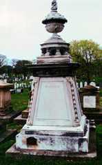 Larger memorial image loading...