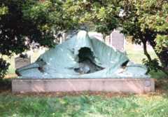 Larger memorial image loading...