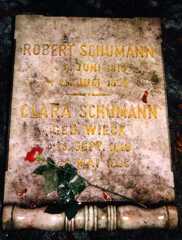 Larger memorial image loading...