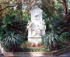 Larger memorial image loading...