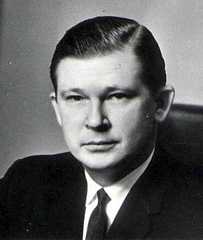 Larger memorial image loading...