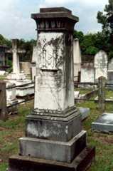 Larger memorial image loading...