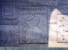 Larger memorial image loading...