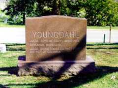 Larger memorial image loading...