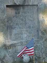 Larger memorial image loading...