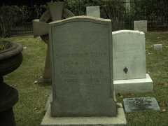 Larger memorial image loading...