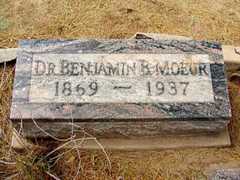 Larger memorial image loading...