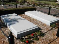 Larger memorial image loading...