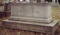 Larger memorial image loading...