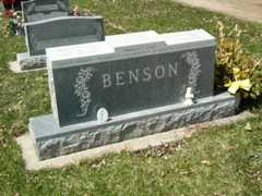 Larger memorial image loading...