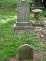 Larger memorial image loading...