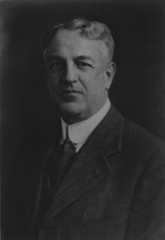 Larger memorial image loading...