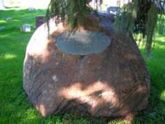 Larger memorial image loading...