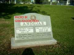 Larger memorial image loading...