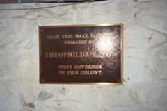 Larger memorial image loading...