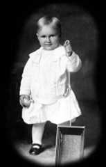 Larger memorial image loading...