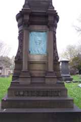 Larger memorial image loading...