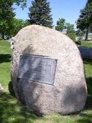 Larger memorial image loading...