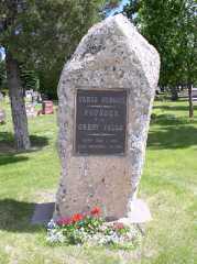 Larger memorial image loading...