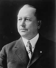 Larger memorial image loading...