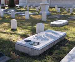 Larger memorial image loading...