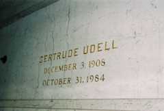 Larger memorial image loading...