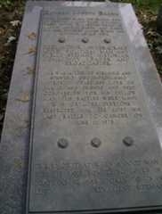 Larger memorial image loading...