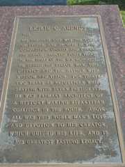 Larger memorial image loading...