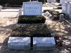 Larger memorial image loading...