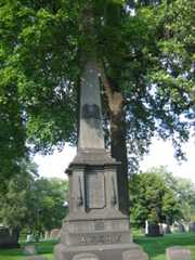 Larger memorial image loading...