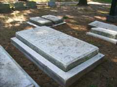 Larger memorial image loading...