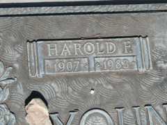 Larger memorial image loading...