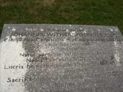 Larger memorial image loading...