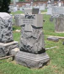 Larger memorial image loading...