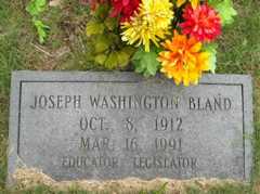 Larger memorial image loading...