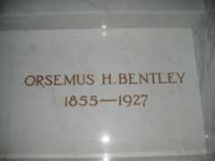 Larger memorial image loading...