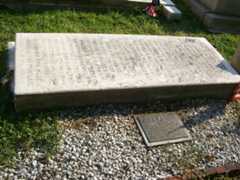 Larger memorial image loading...