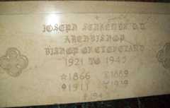 Larger memorial image loading...