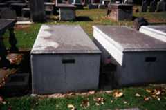 Larger memorial image loading...