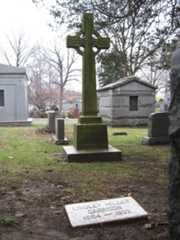 Larger memorial image loading...