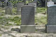 Larger memorial image loading...